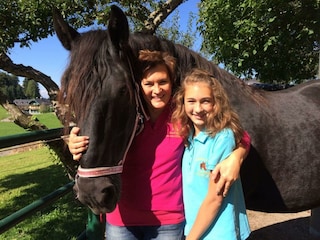 Diethilde und Lena Mösenbichler