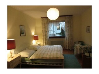 25.03.2015  Fotos FeWo Schlafzimmer 2