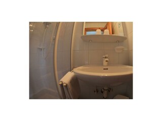 Badezimmer - Doppelzimmer "Wiesenblick" - Haus Radauer