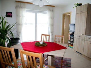 Wohnküche mit Ausgang zur Terrasse