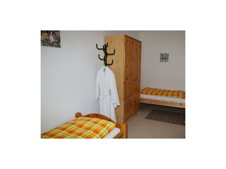 Schlafzimmer mit 2 Einzelbetten