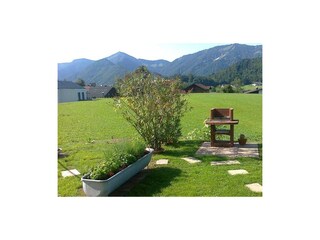 Grillpatz mit Kräuterwanne