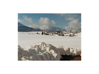 Winter in Faistenau mit Blick zum Dorf