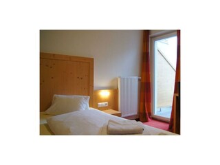 Einzelzimmer (Standard)4