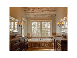 Badezimmer-Luxus_unsplash_aaron-huber-401151