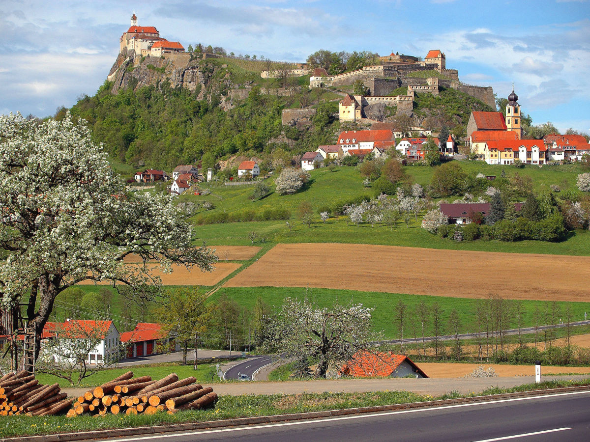 die Riegersburg im Frühling