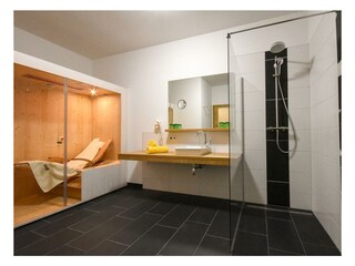 BAdezimmer_Infrarotkabine_Schokoschnecke