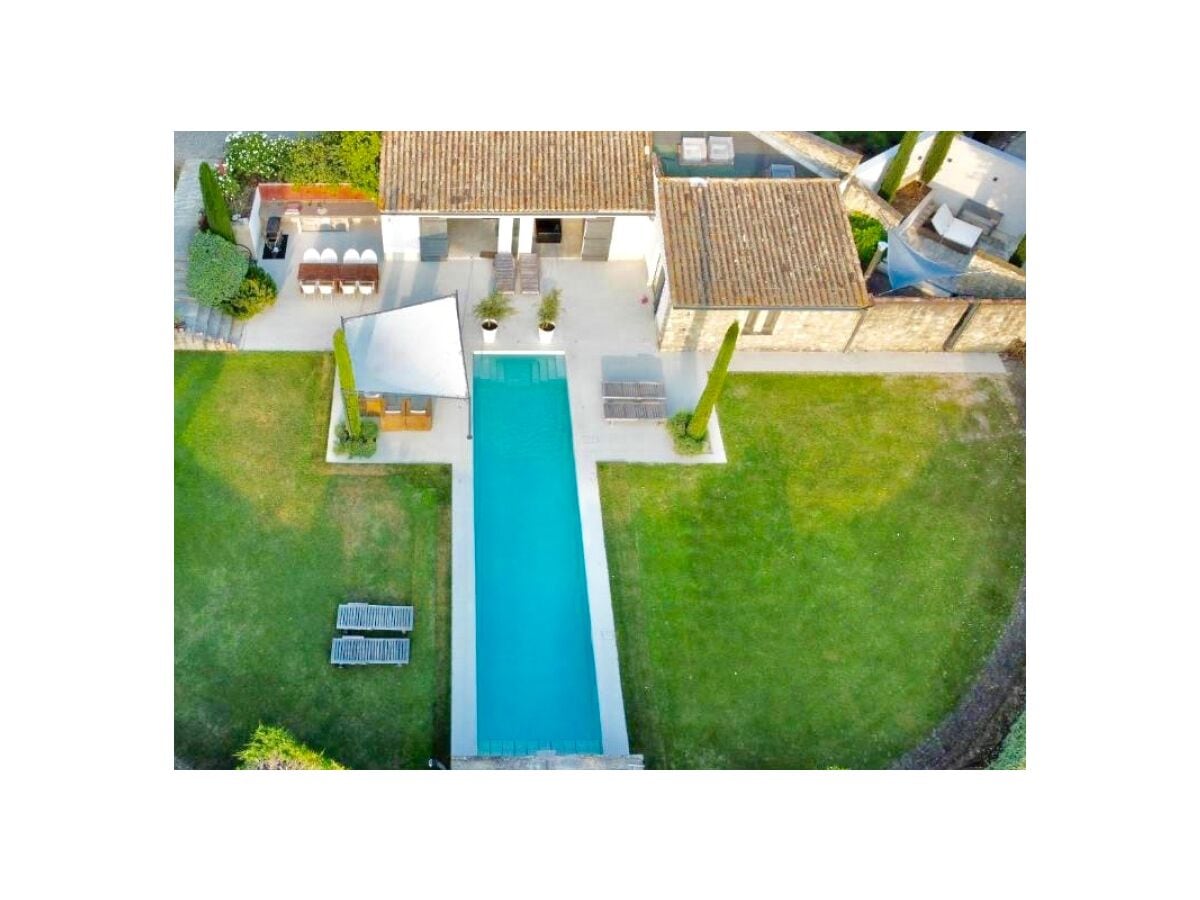 maison bertuli  Pool & Pool House + Les Oliviers