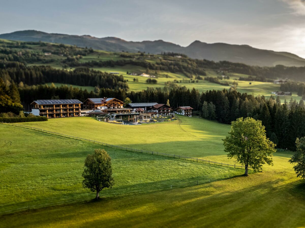 Hotel Sonnberghof, Herbstansicht Johannes Mitternd