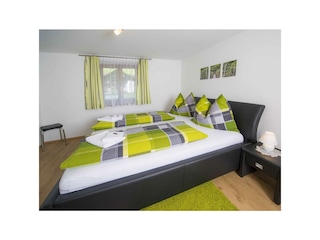 Schlafzimmer 2