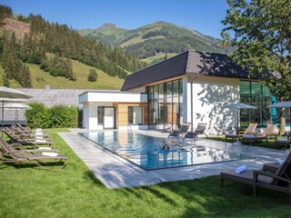 AußenpoolmitHallenbadONLINE