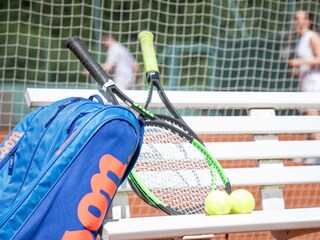 FB_RauriserHof_Tennis_03-12_1