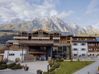 7_Hotel Sommer außen (©creating click)