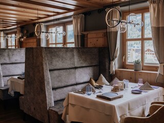 riederalm_restaurant-steinbergstube_(c)the-creatin