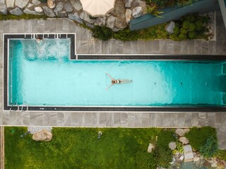 riederalm_thermalpool-oben_(c)focus-media