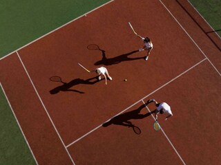 Tennis_TopShot_Cropped Kopie_300dpi