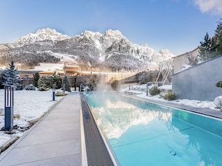 riederalm-winter_thermalpool_(c)evelien-walker