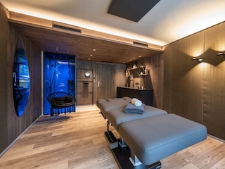 riederalm_massage-liege_(c)lorenz-masser