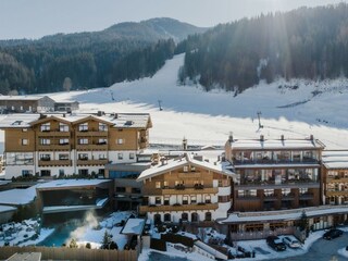 riederalm_hotelansicht-winter_(c)the-creating-clic