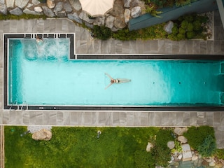 riederalm_thermalpool-oben_(c)focus-media