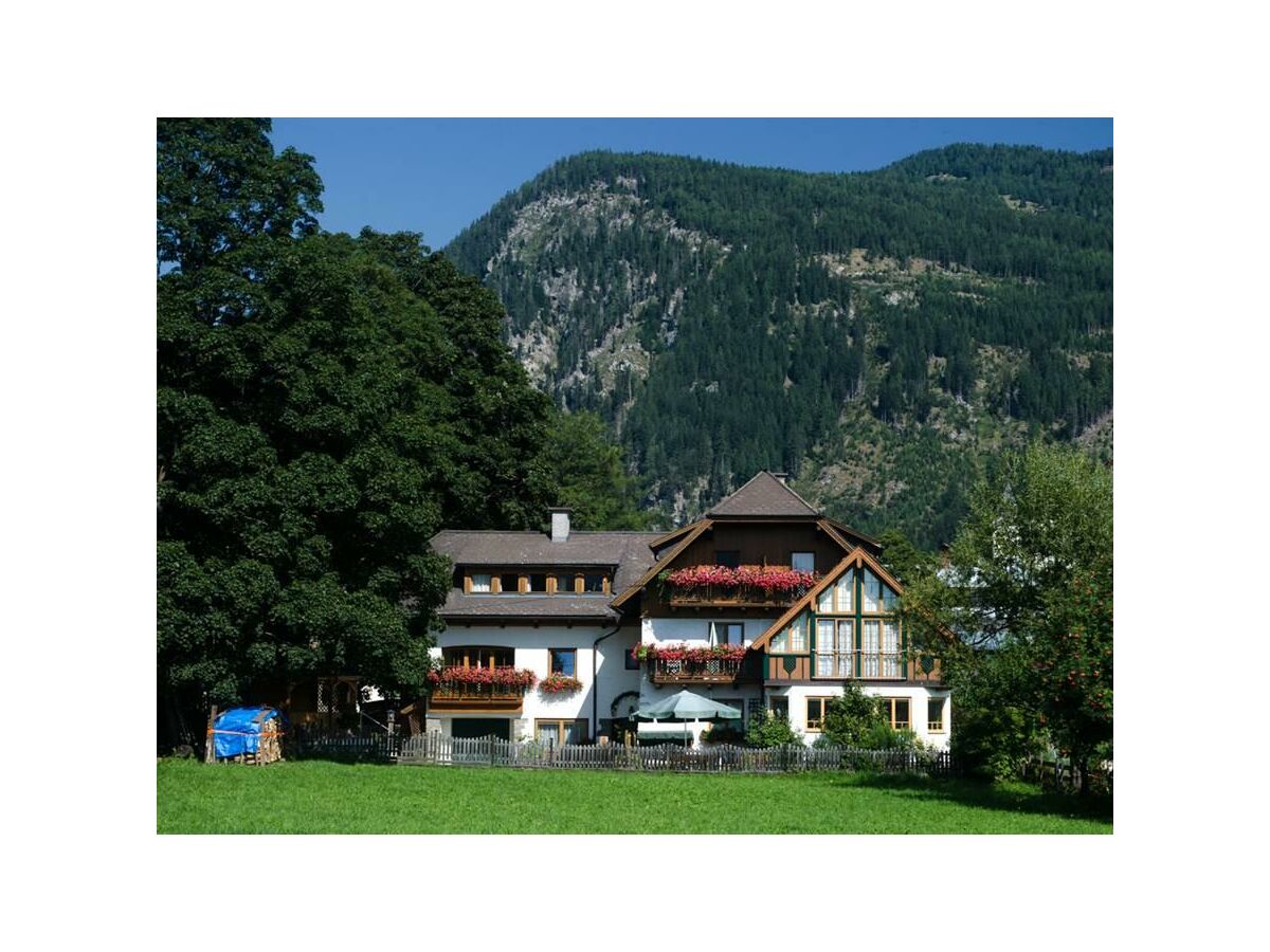 Hausansicht Haus Helga im Sommer