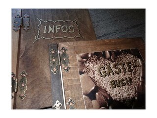 Gästebuch und Infomappe