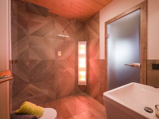 Chalet Badezimmer mit infrarotdusche