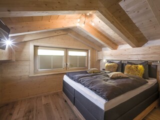 3 Pers. Schlafzimmer Obergeschoß Chalet