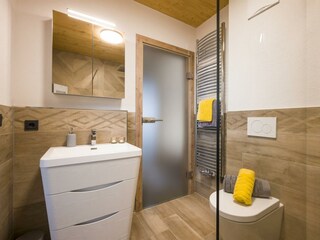 Chalet Badezimmer mit Infrarotdusche