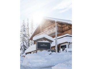 1e7211a1-a95b-4c7b-8f76-873c186c9a2d