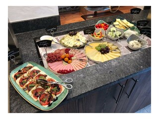 kurzes Buffet 2
