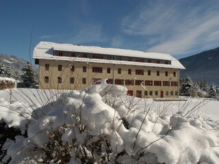 hotelansicht-jufa-hotel-lungau-winterlandschaft-14