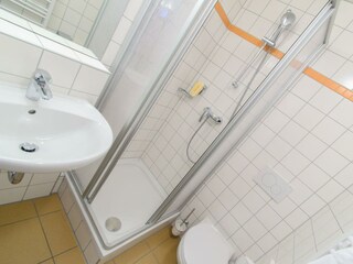 badezimmer-jufa-hotel-lungau-dusche-1440x954
