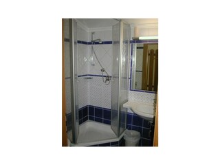 282456_122529984509877_4729132_n