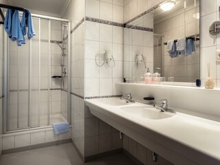 20210616_LuefteneggerAppartmenthausInnen_104_BPF