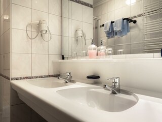 20210616_LuefteneggerAppartmenthausInnen_106_BPF