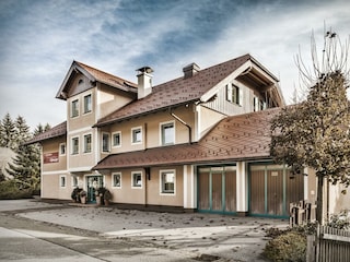 20161013_LuefteneggerAppartmenthausAussen_230_BPF