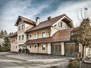 20161013_LuefteneggerAppartmenthausAussen_230_BPF
