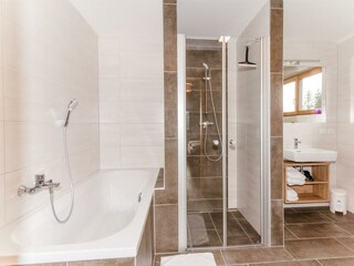 Wohnhaus Bad_WC (verkleinert)