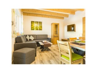 Großzügige Wohnküche