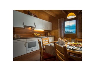 Almrausch Küche Essbereich2