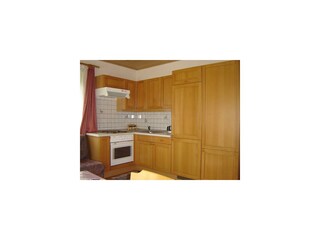 Küche mit Mikrowellenherd