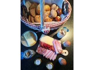 Leckerer Frühstückskorb selbstgemacht/regional