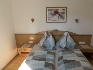 Doppelbett Schlafzimmer App.6