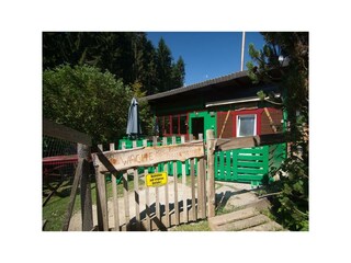 Zugang zur Grillhütte u. Streichelzoo