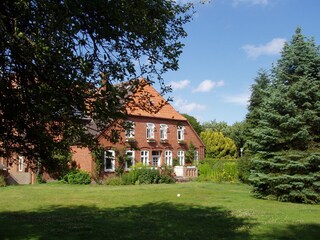 Gut Kattenhöhlen, garden view