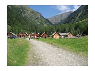 Wandern ins Hüttendorf in Göriach