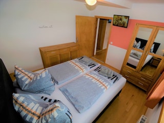 Wohnung1_schlafzimmer2