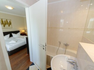 Schlafzimmer 1 mit Bad en suite