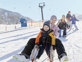 Skifahren und Rodeln